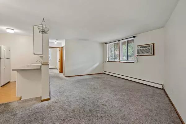Golden Valley, MN 55427,9147 Highway 55 #102