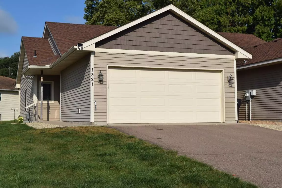 Howard Lake, MN 55349,1321 4th AVE