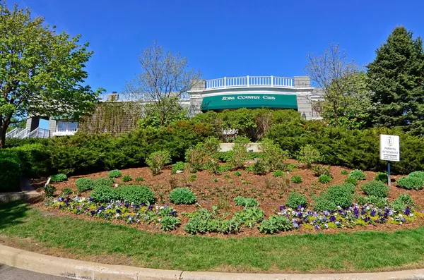 Edina, MN 55424,6008 Oaklawn AVE