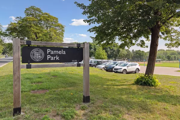 Edina, MN 55424,6008 Oaklawn AVE