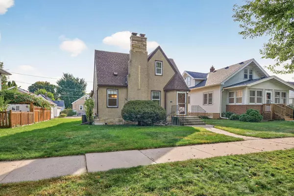 Saint Paul, MN 55130,1396 Searle ST