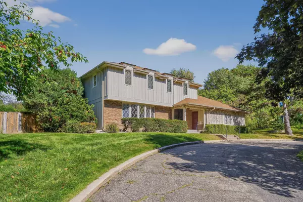 679 Maple Park DR, Mendota Heights, MN 55118