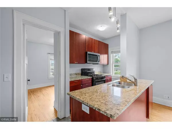 Minneapolis, MN 55408,2881 Irving AVE S #305