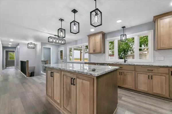 Hutchinson, MN 55350,1060 Dale ST SW