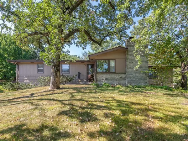 Burnsville, MN 55306,14900 Viewcrest LN