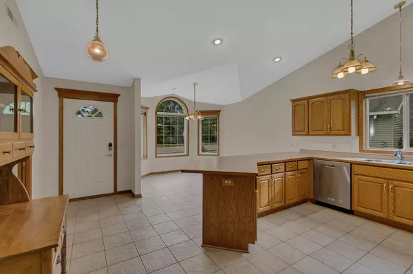 Saint Cloud, MN 56304,1812 Maple LN