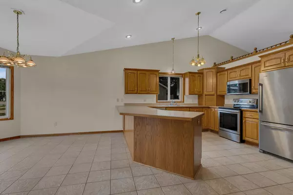 Saint Cloud, MN 56304,1812 Maple LN