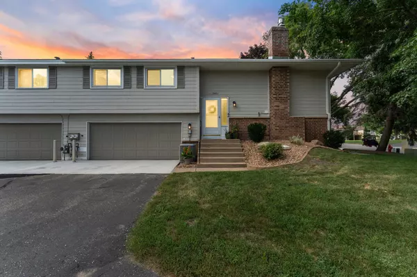 10462 Decatur AVE S, Bloomington, MN 55438