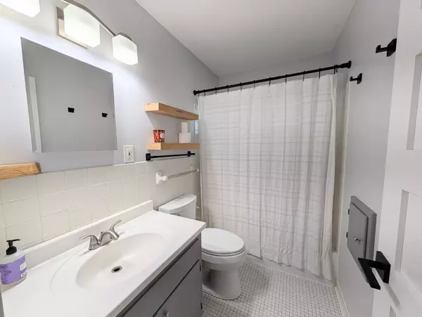 Crystal, MN 55429,5017 Wilshire BLVD