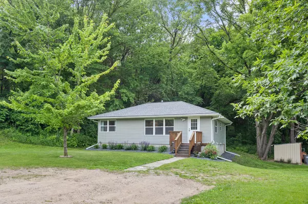 14080 Jonathan Carver Pkwy, Carver, MN 55315