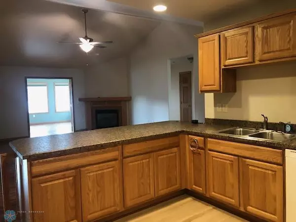 Moorhead, MN 56560,611 33rd ST N