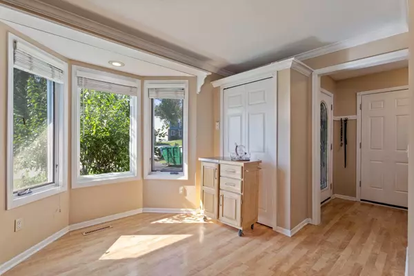 Burnsville, MN 55337,13613 Parkwood LN