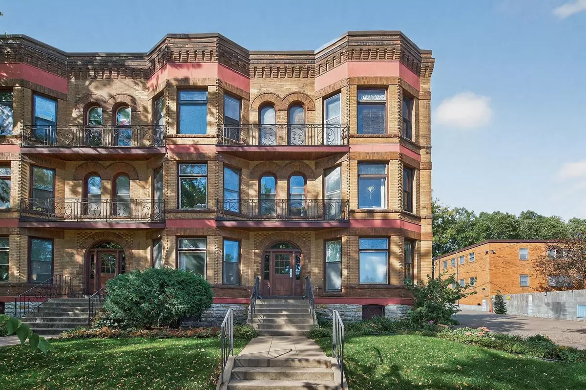 Saint Paul, MN 55102,115 Western AVE N #3M