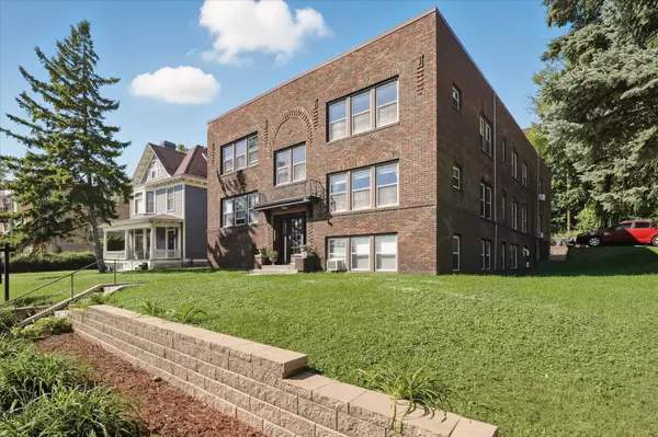 Saint Paul, MN 55102,383 Grand AVE #1