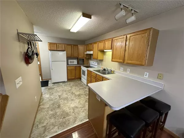 Woodbury, MN 55125,8878 Spring LN
