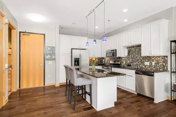 Saint Paul, MN 55102,240 Spring ST #303