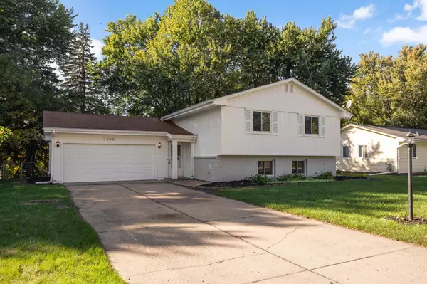 Woodbury, MN 55125,2300 Lamplight DR
