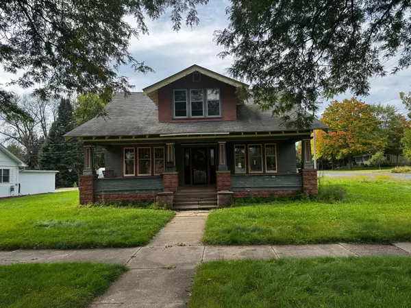 221 N Dallas ST, River Falls, WI 54022