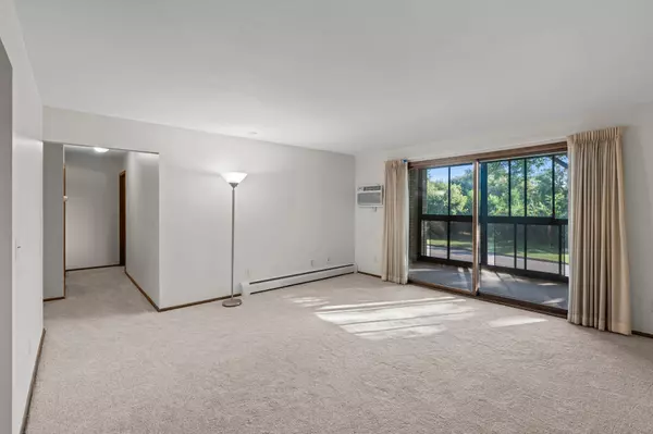 Edina, MN 55436,4380 Brookside CT #209