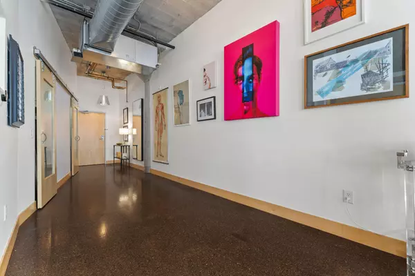 Minneapolis, MN 55401,918 N 3rd ST #204