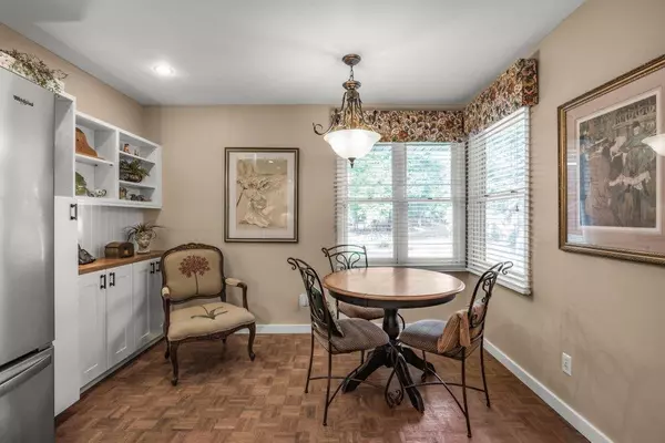 Eden Prairie, MN 55344,8877 Basswood RD