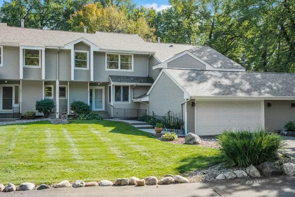 Eden Prairie, MN 55344,8877 Basswood RD