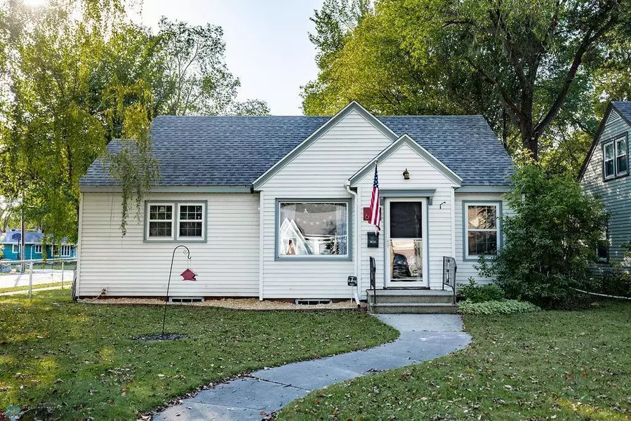 603 12th ST N, Moorhead, MN 56560