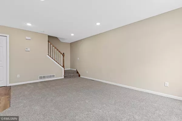 Oakdale, MN 55128,1612 Helena RD N