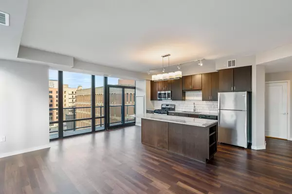 Minneapolis, MN 55401,465 Nicollet Mall #2212