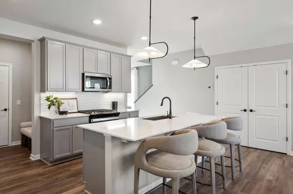 Woodbury, MN 55129,4720 AirLake Curve