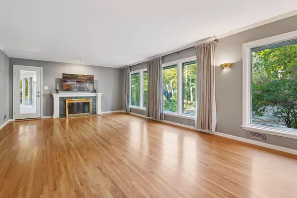 Minneapolis, MN 55419,351 Elmwood PL W