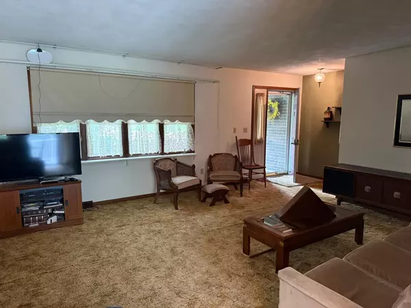 Ellendale, MN 56026,703 S 3rd ST