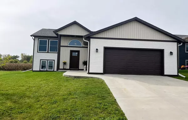 615 7th AVE NE, Plainview, MN 55964