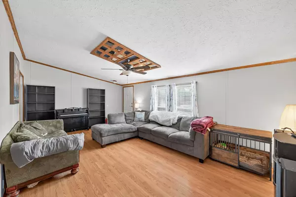 Blaine, MN 55434,11 114th LN NE