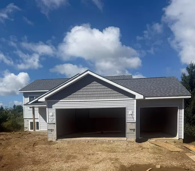 906 Snowbird DR, Red Wing, MN 55066