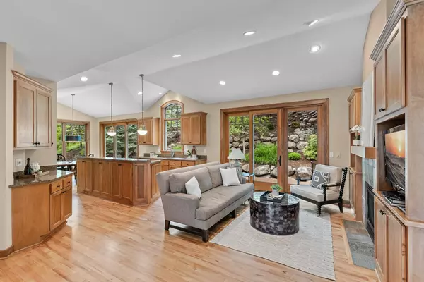 Eden Prairie, MN 55346,13209 Holasek LN