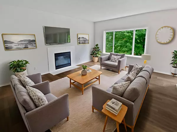 Eden Prairie, MN 55347,17837 Haralson DR