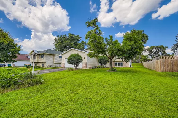 Brooklyn Park, MN 55444,2208 84th AVE N