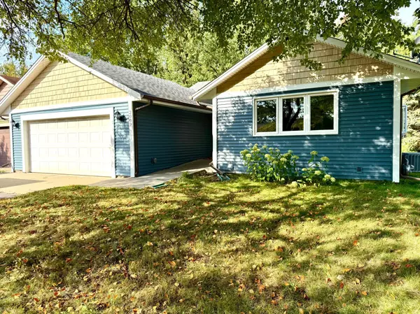 2009 Vienna LN, Eagan, MN 55122