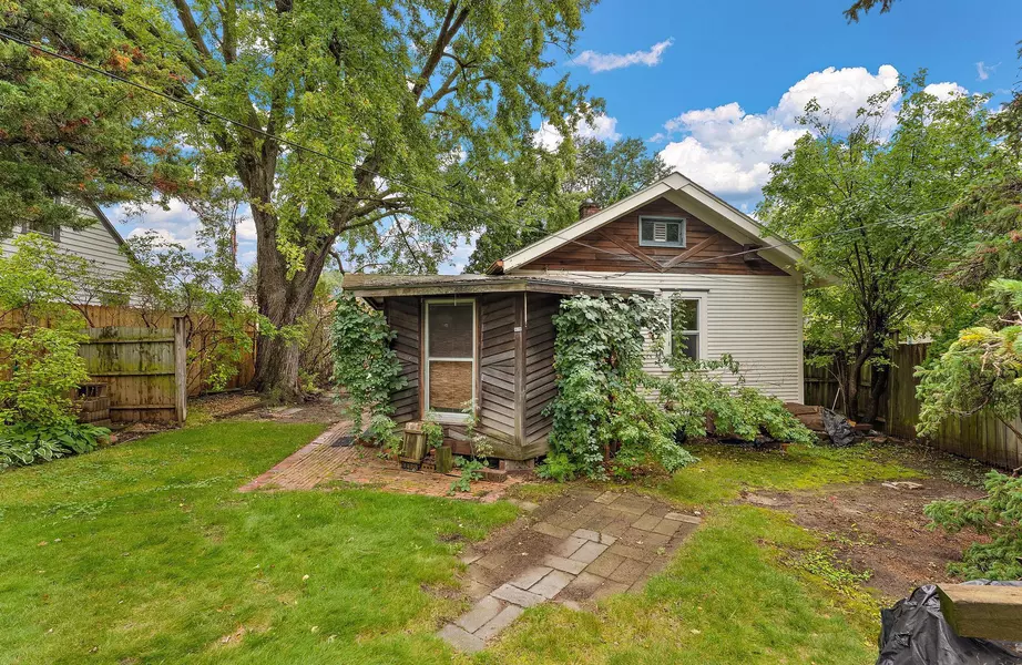 1979 Stillwater AVE E, Saint Paul, MN 55119