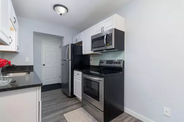 Edina, MN 55435,4351 Parklawn AVE #7E