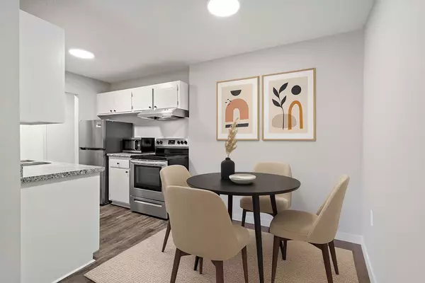 Edina, MN 55435,4351 Parklawn AVE #105E