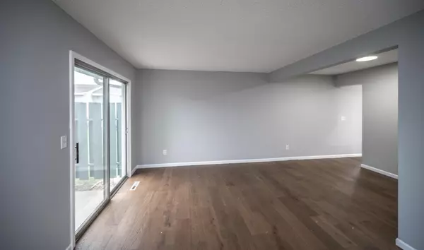 Maplewood, MN 55119,2321 Pond AVE E