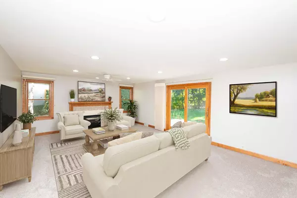 4760 Vine Hill RD, Deephaven, MN 55331