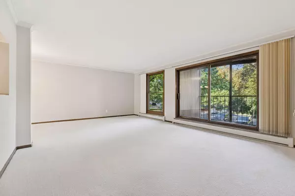 Bloomington, MN 55437,8441 Irwin RD #202