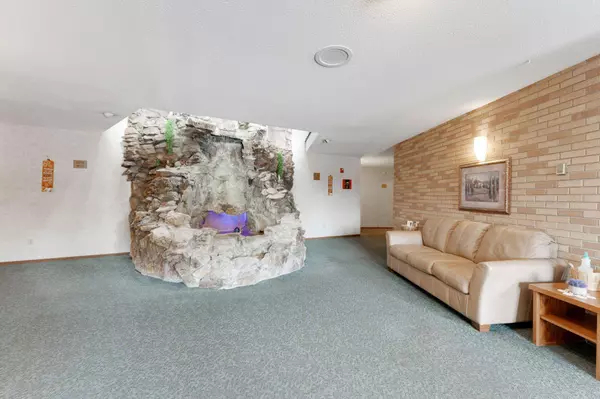 Roseville, MN 55113,2700 Oxford ST N #101