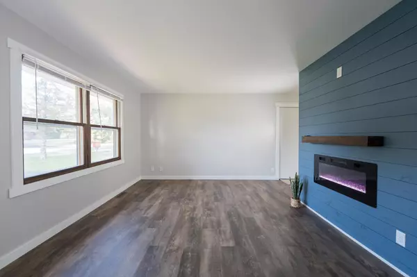 Mondovi, WI 54755,964 Oak ST