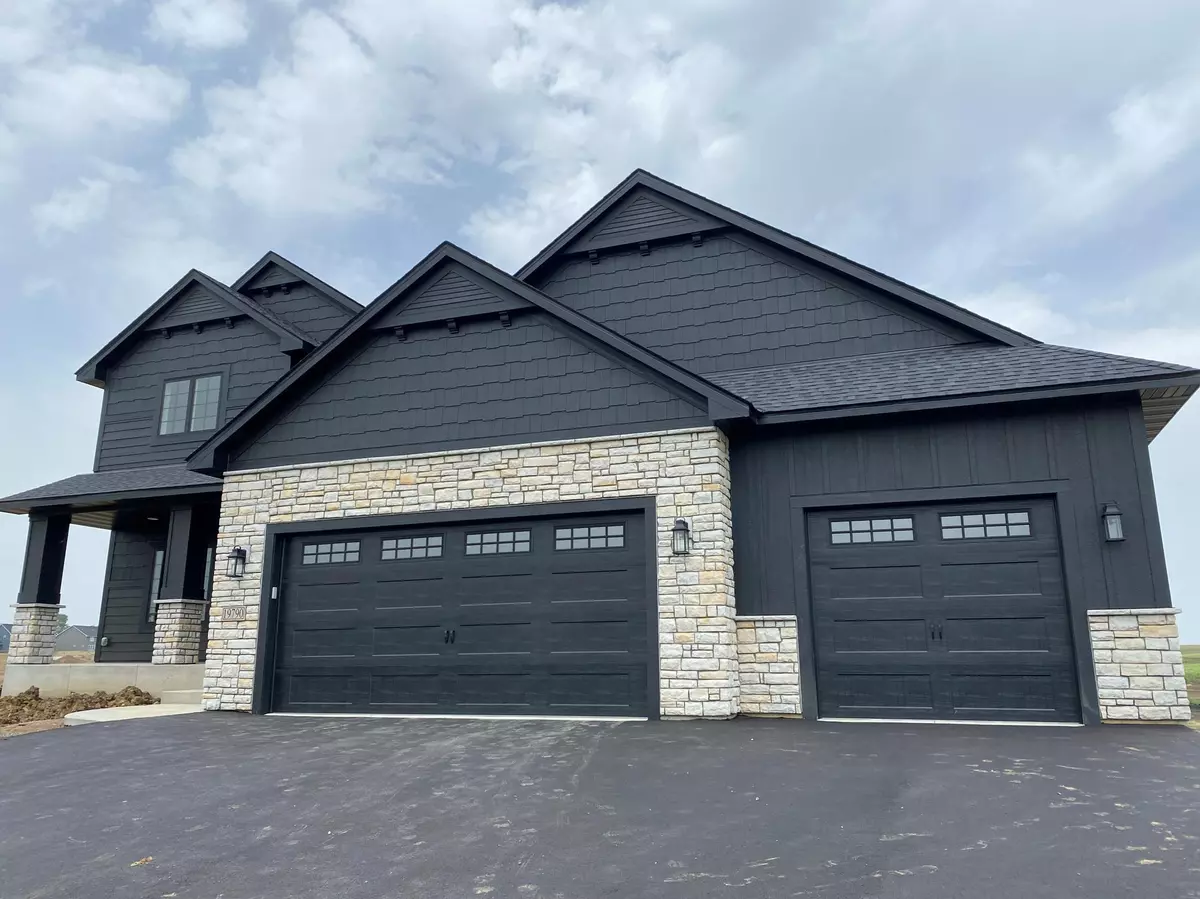 Eagan, MN 55123,4928 Parkside Circle
