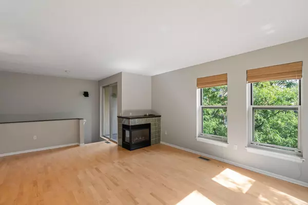 Minneapolis, MN 55401,645 N 1st ST #409