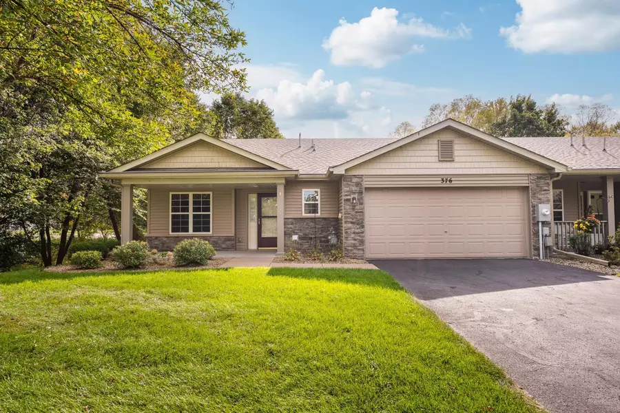 376 Arrowhead DR, Lino Lakes, MN 55014